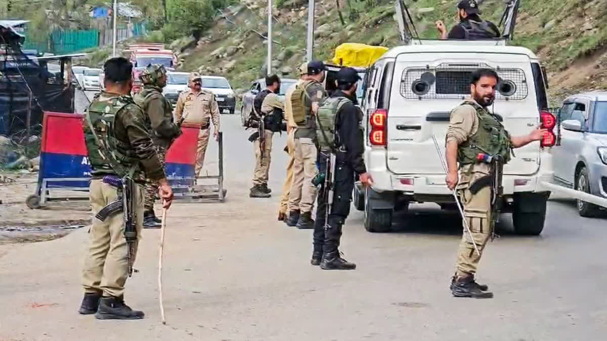 پہلگام دہشت گرد حملہ: جموں وکشمیر پولیس نے تین دہشت گردوں کے نئے پوسٹر جاری کیے