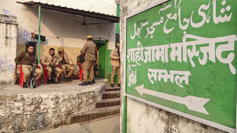 سنبھل جامع مسجد کا سروے، ہائی کورٹ نے مسجد فریق کی عرضی کو مسترد کر دیا