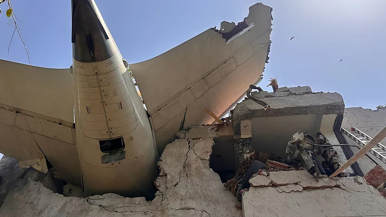 آج کا موسم: کئی ریاستوں میں سیلاب کی صورتحال خراب، جھارکھنڈ میں بارش کی وجہ سے اسکول بند