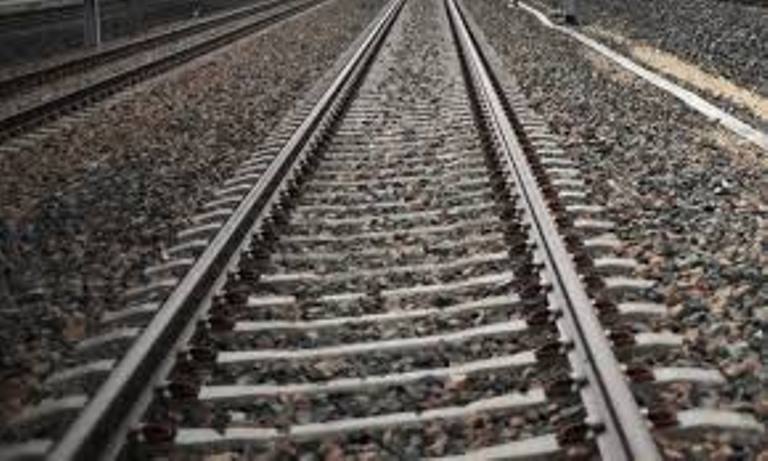 پاکستان: جیکب آباد ریلوے ٹریک پر بڑا دھماکہ، جعفر ایکسپریس کے 6 ڈبّے بے پٹری، 6 فٹ لمبی پٹریاں تباہ