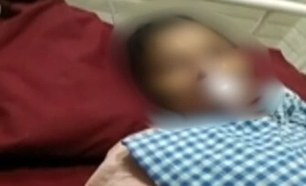 ٹیچر کی دھمکی، میری کوچنگ میں پڑھو ورنہ فیل کر دوں گا، ڈپریشن کا شکار طالبہ اسپتال میں زیر علاج