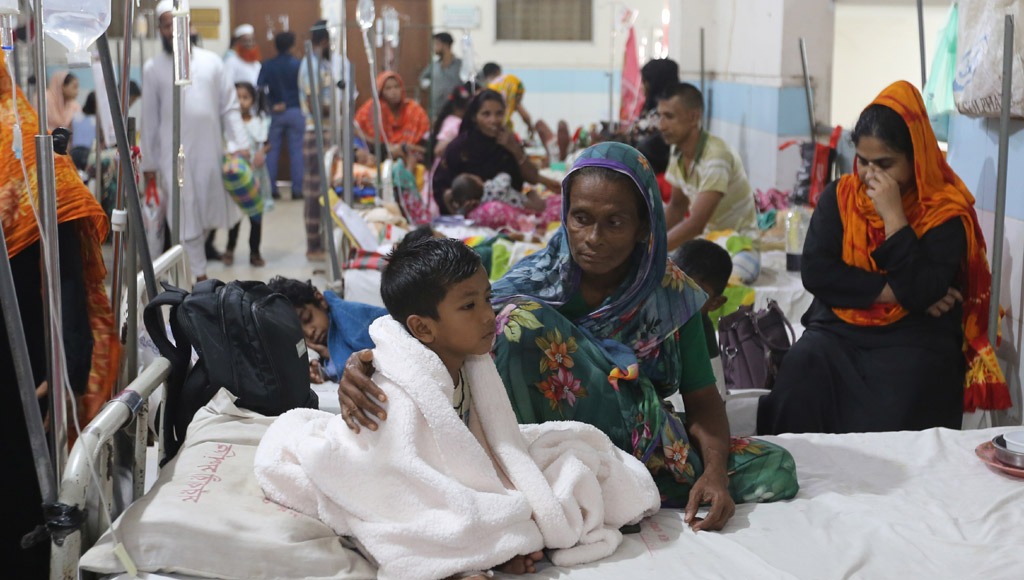 بولیویہ میں بس پہاڑی سڑک سے نیچے گرنے سے کم از کم 16 لوگوں کی موت