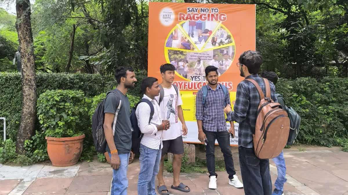 ایران کا فرانسیسی جیل سے ایرانی طالب علم کی رہائی کے فیصلے کا خیر مقدم