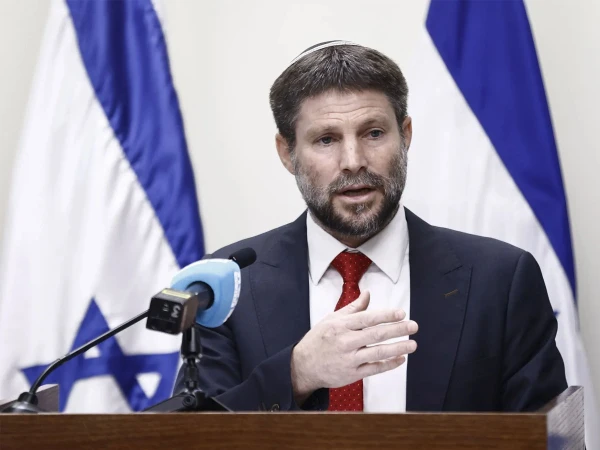 کشمیر کے ’باغ گل داؤد‘ نے خزاں میں بکھرے رنگ