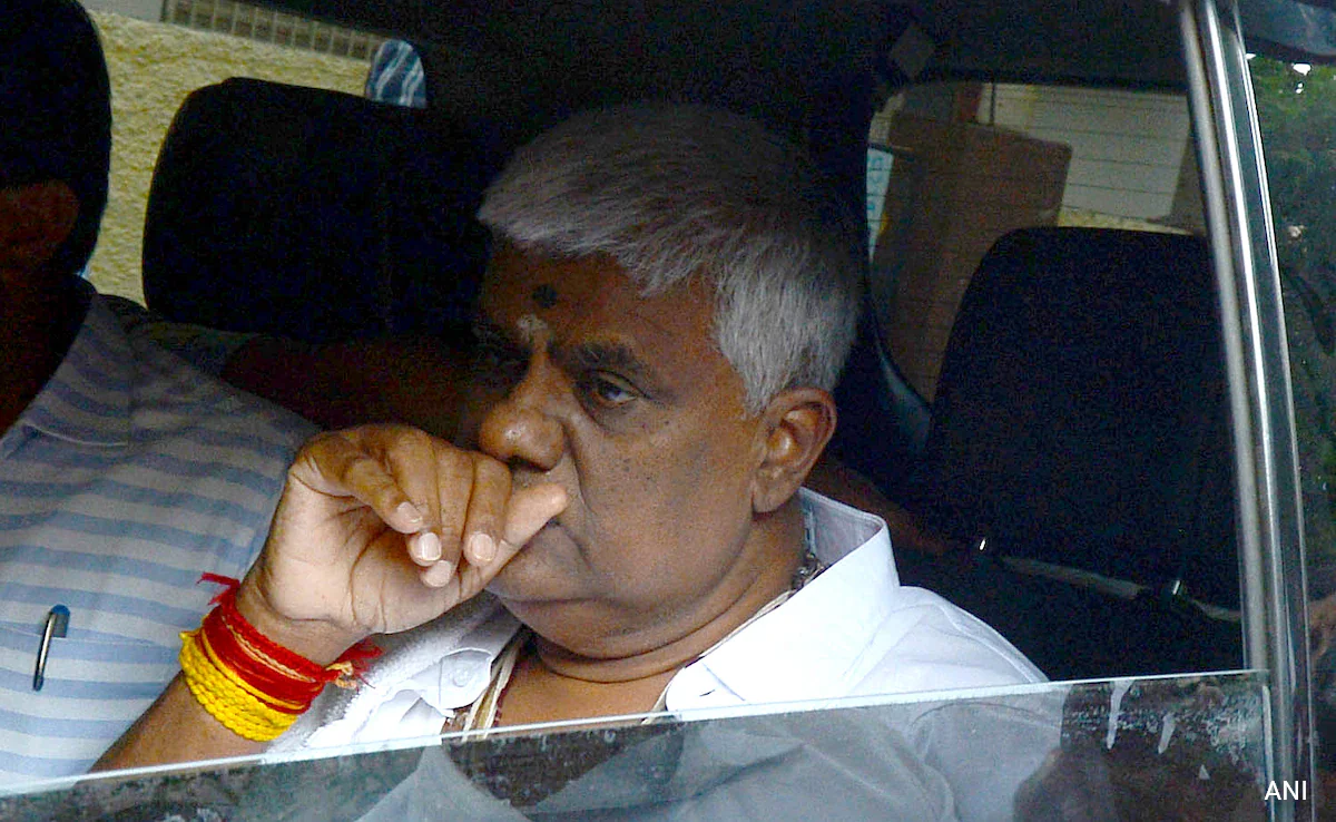 ایس آئی آر: مہوبہ میں ایک گاؤں سے پردھان سمیت 2300 ووٹروں کے نام غائب، انتظامیہ کی کارکردگی پر سوال