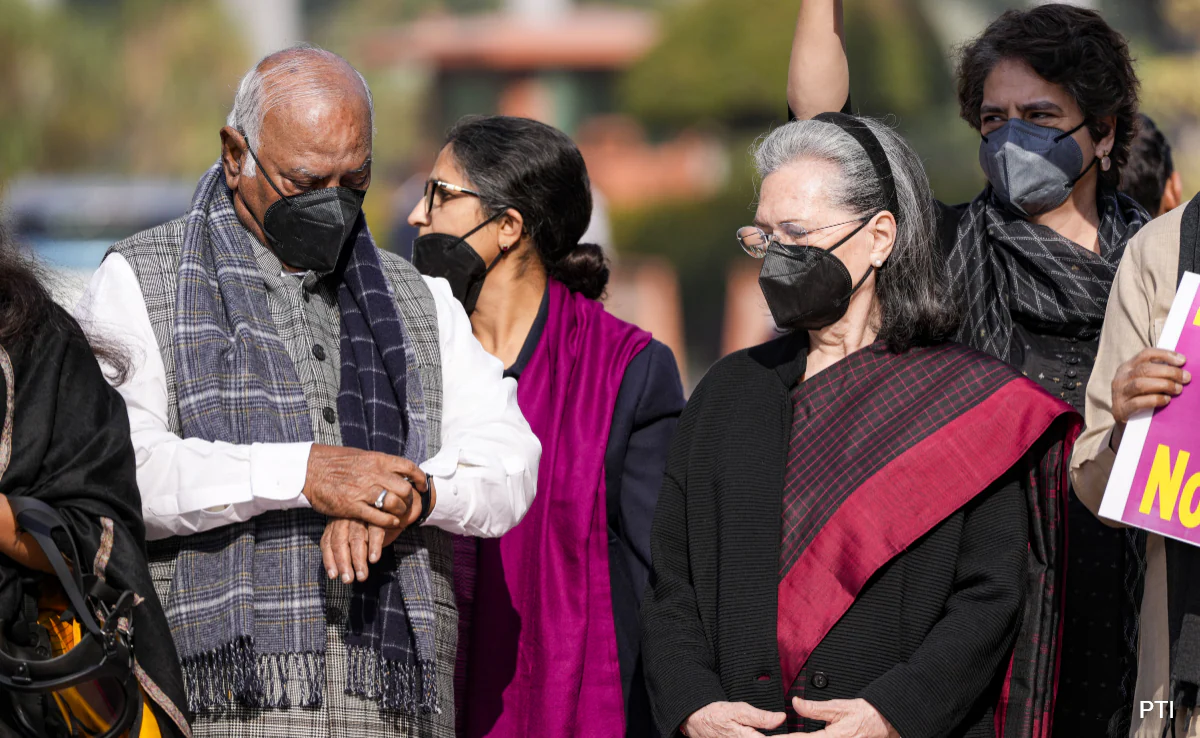 امروہہ میں ٹرک اور کار میں بھیانک ٹکر، وینکٹیشور یونیورسٹی کے 4 ایم بی بی ایس ڈاکٹروں کی موت