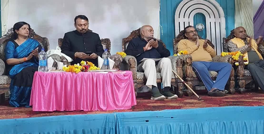 بی جے پی ایسٹ انڈیا پارٹی بن گئی ہے، ملک کی دولت لوٹ کر گجرات بھیج رہی ہے: لنکر اگنی ہوتری